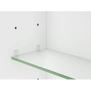 Detailaufnahme: Glasablage im Sieper Spiegelschrank Nelma, weiß hochglanz.
