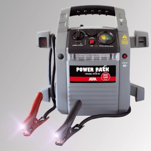 APA Powerpack Starthilfe 12/24V, 900/1500A, mit Klemmen, Arbeitslicht und Tragegriff.