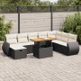 Schwarze 9-tlg. Garten-Sofagarnitur aus Poly Rattan mit cremefarbenen Kissen und höhenverstellbarem Tisch.
