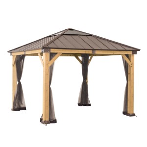 Sunjoy Zedernholz Gazebo mit Khaki-Netz, 273x273cm. Pavillon mit Moskitonetz für entspannte Stunden im Freien.