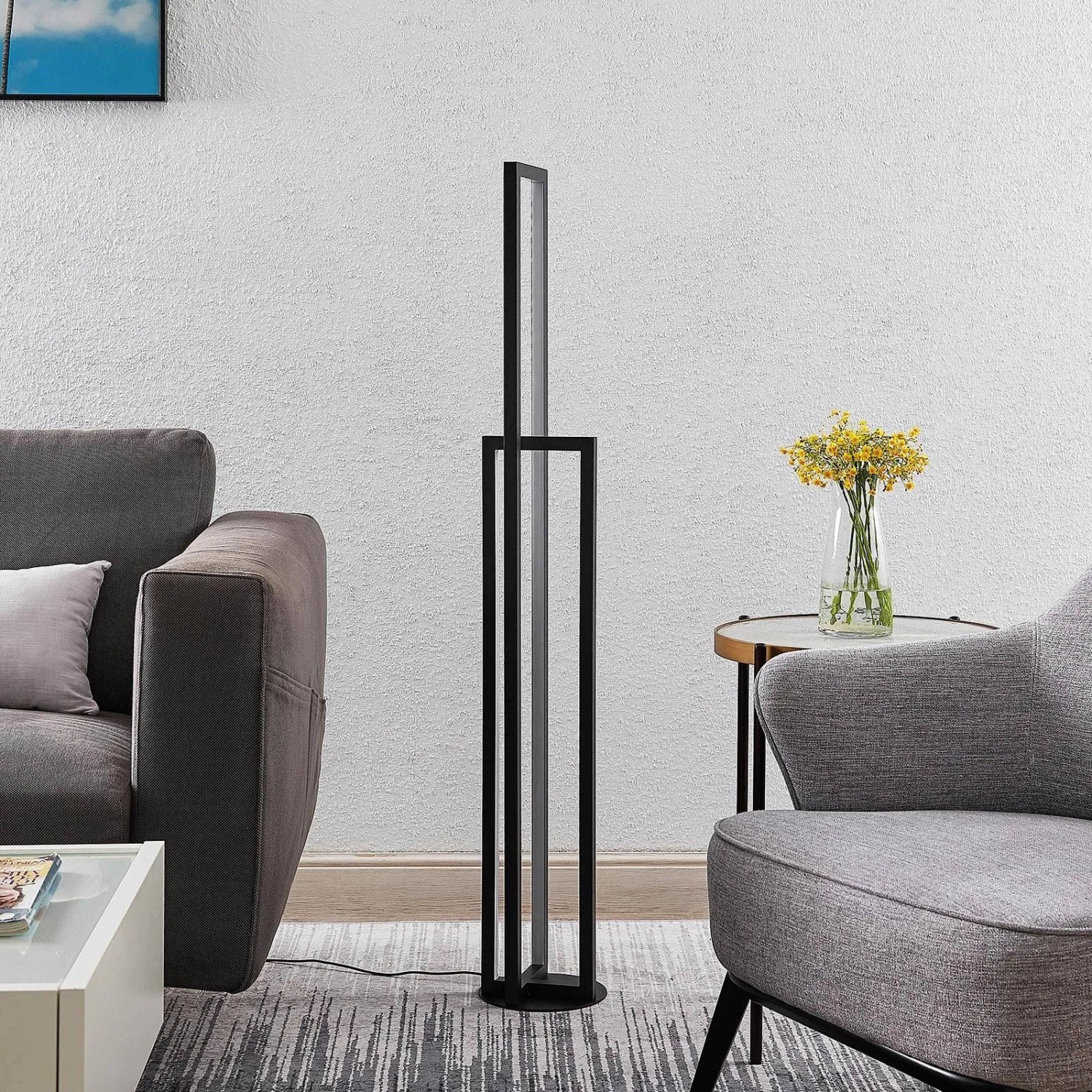 Moderne, dimmbare LED Stehlampe Hylda in Schwarz/Alu, 123cm hoch, für Wohnzimmer.