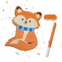 Mehrfarbige Fuchs Pinata mit blauem Schal, dazu passender Schlagstab und Augenmaske für Partyspaß.