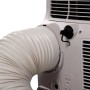Detailaufnahme: Weiße Comfee Mobile Klimaanlage Pro mit Abluftschlauch.