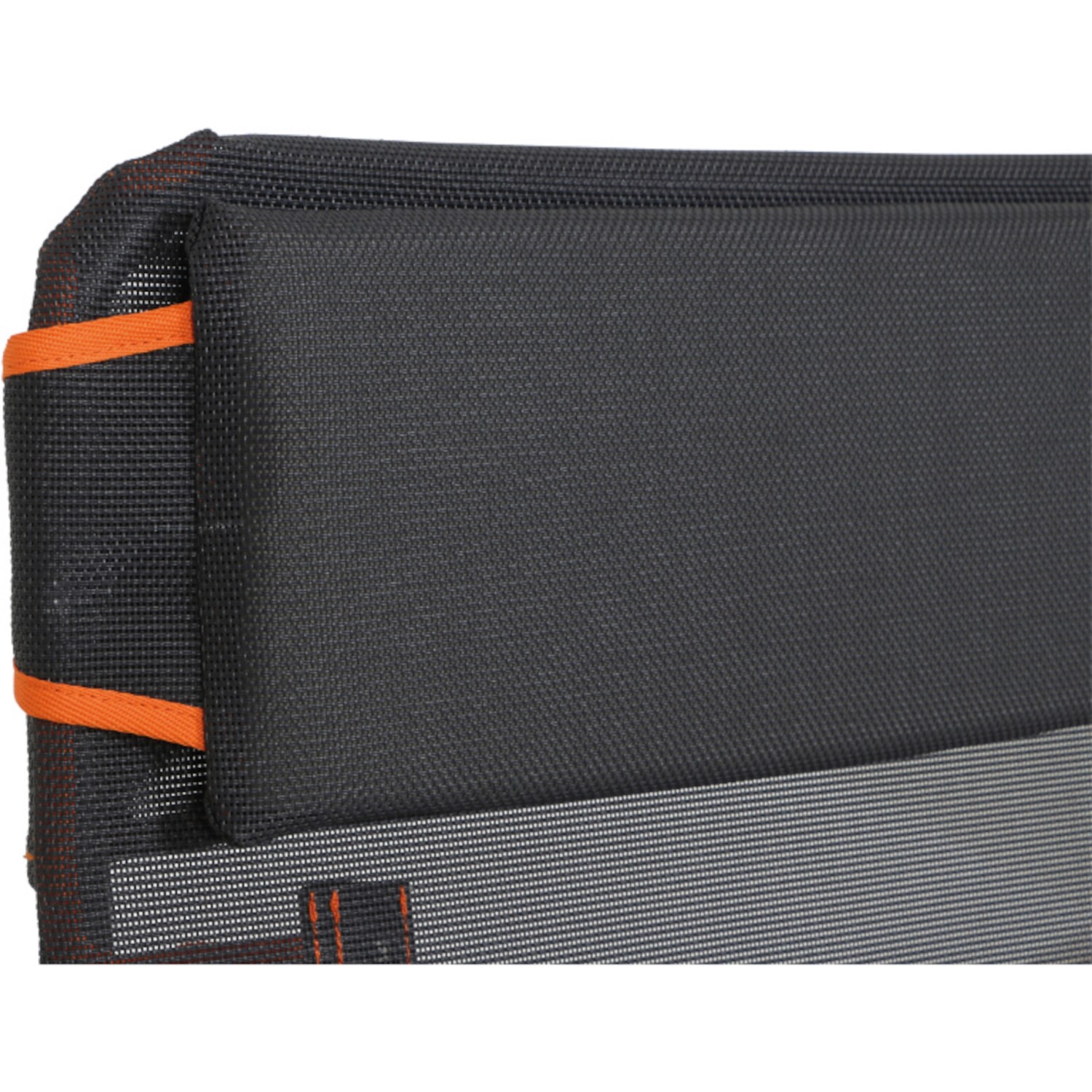 Detailaufnahme Campingstuhl Relax Comfort von Siena Garden, anthrazitfarbener Bezug mit orangen Akzenten.