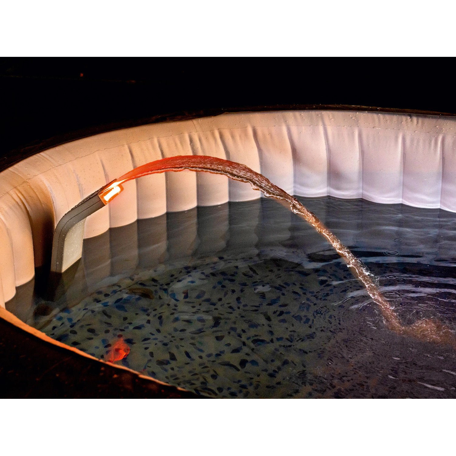 Bestway LAY-Z-SPA LED-Wasserfall im Whirlpool, beleuchteter Wasserstrahl.