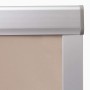 Detailansicht: Beige Verdunkelungsrollo CK04 für Velux Fenster, Aluminiumrahmen.