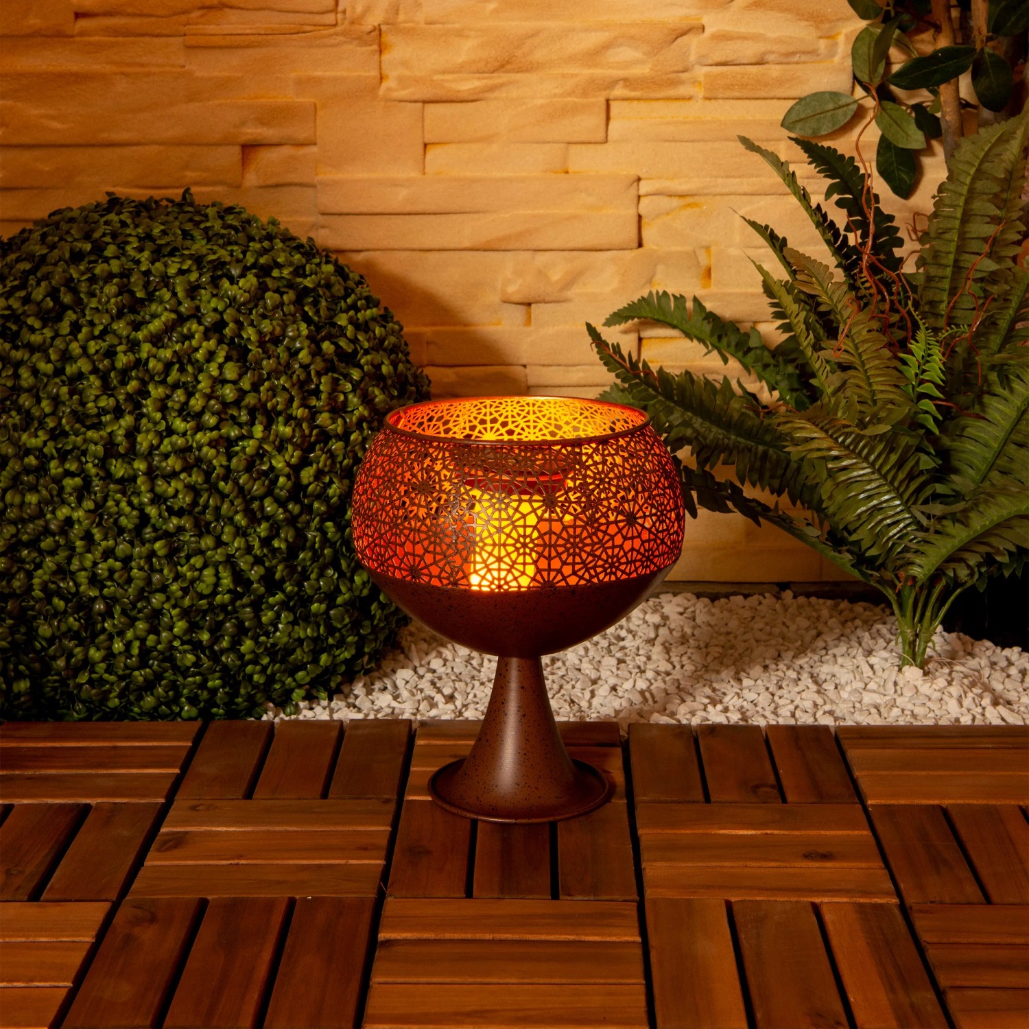 Näve LED-Solarleuchte mit Flammeneffekt, 25 cm, für den Garten oder die Terrasse.