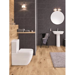 Grohe Euro Keramik Stand-WC-Kombination, spülrandlos, Alpinweiß im modernen Badezimmer.