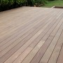 Holzterrasse mit Bondex Wetterschutz-Öl Teak behandelt.