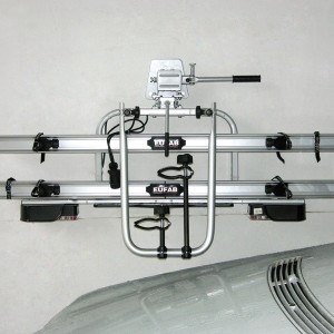 Eufab Wandhalterung für Fahrradträger zur platzsparenden Aufbewahrung in Garage oder Keller.