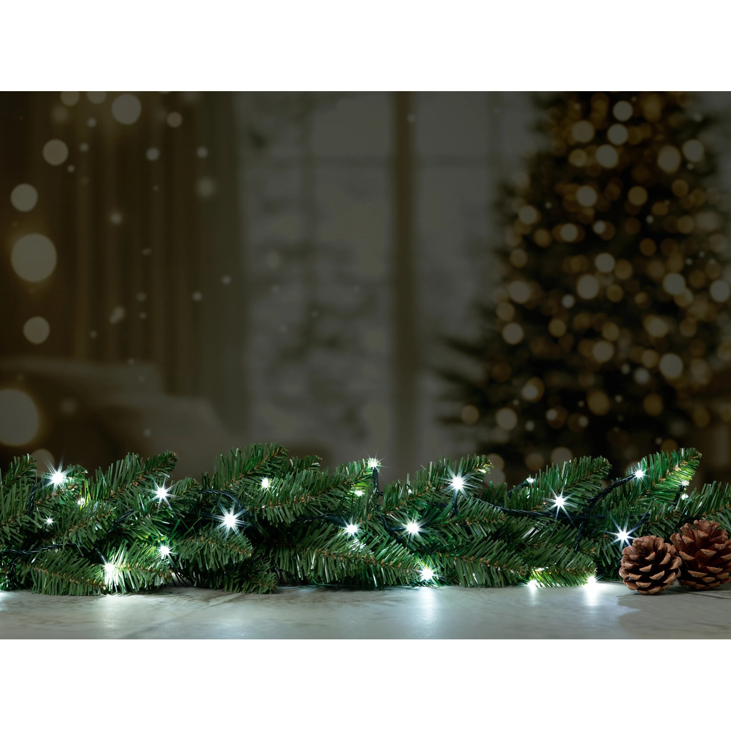 Zweifarbige LED Lichterkette (kalt/warmweiß) mit 140 LEDs, ideal für den Außenbereich.