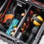 Offener, schwarzer PROREGAL QBRICK Werkzeugkasten One (38L) mit Werkzeug und Zubehör.