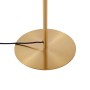 Detailaufnahme der Lindby Stehlampe Lelia mit goldenem Fuß und schwarzem Kabel.