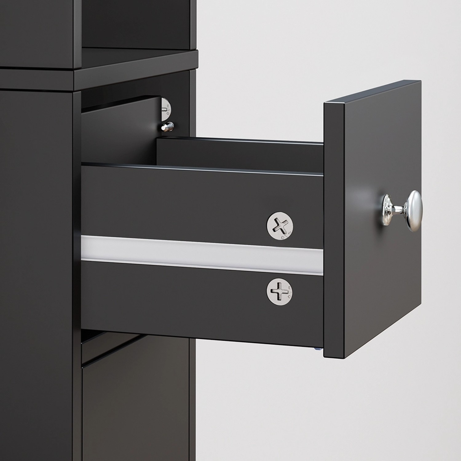 Detailaufnahme: Schwarzer SoBuy Badezimmerschrank Hochschrank BZR34-II-SCH mit offener Schublade.