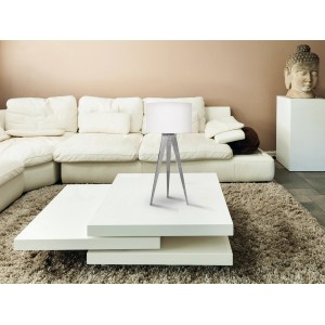 Weiße Näve Tischleuchte im Tripod Design, 61,5 cm hoch, für Wohn- und Schlafzimmer.