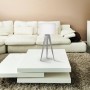 Weiße Näve Tischleuchte im Tripod Design, 61,5 cm hoch, für Wohn- und Schlafzimmer.