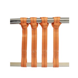 Orangefarbene TRUTZHOLM Gurtschlaufen (4er Set) zur Motorradsicherung am Anhänger.
