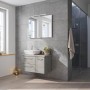 Pelipal Flächenspiegel 4035, 90 cm, mit LED-Leuchte über Waschbecken im Badezimmer.