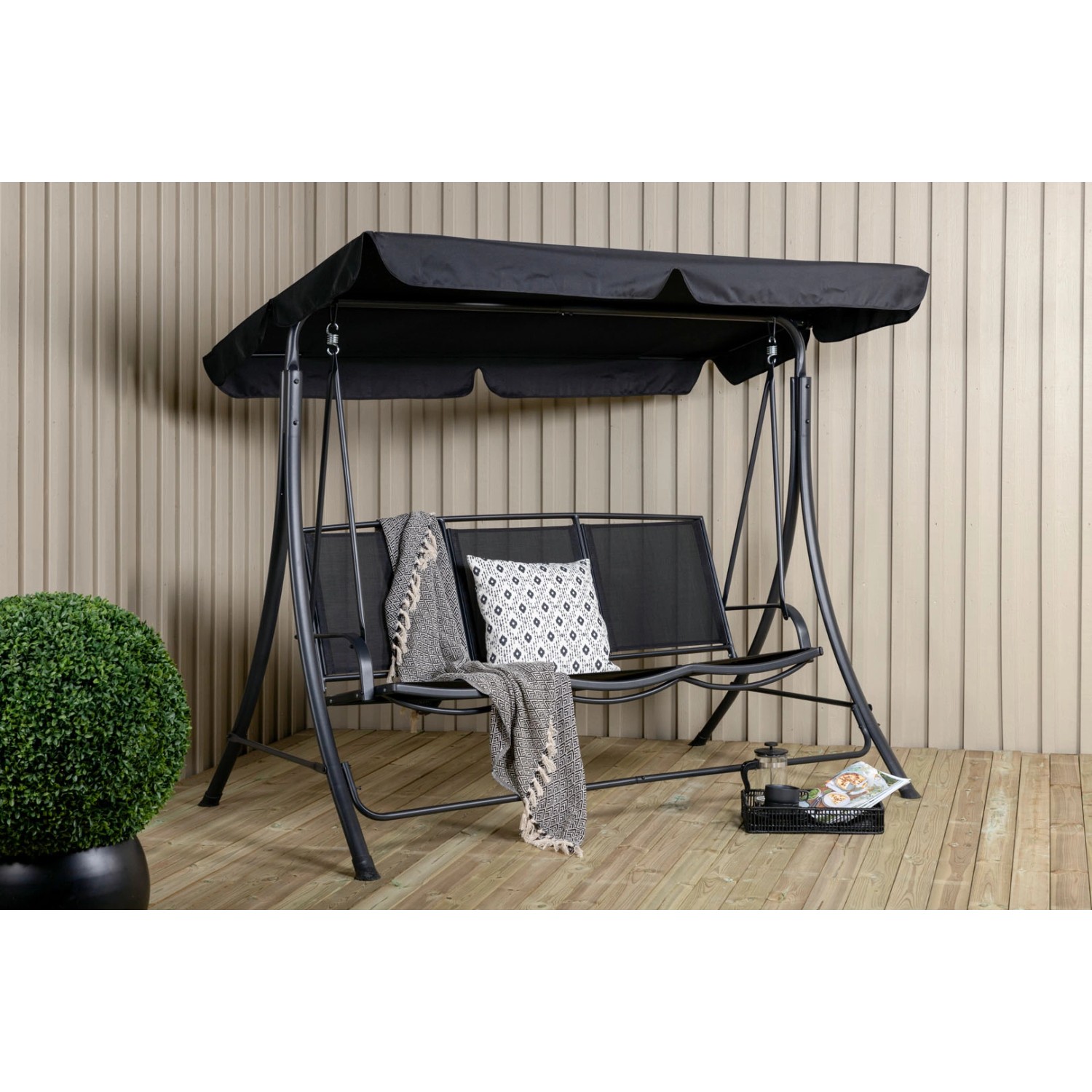 Schwarzes ebuy24 Madras Hängesofa für 3 Personen, ideal für den Garten.