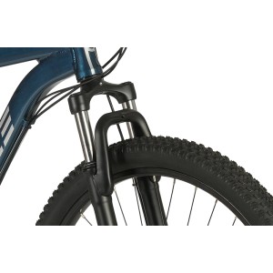 Detailaufnahme: Aquamarinblaues Prophete Mountainbike Dice 100 mit Federgabel und MTB-Reifen.
