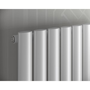 Weißer Ximax Raumheizkörper Fortuna mit Mittenanschluss, 1800x236 mm, 494 Watt.