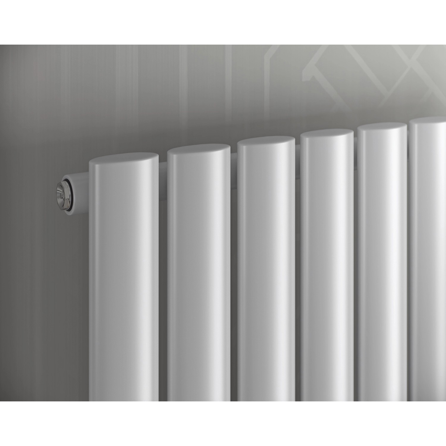 Weißer Ximax Raumheizkörper Fortuna mit Mittenanschluss, 1800x236 mm, 494 Watt.