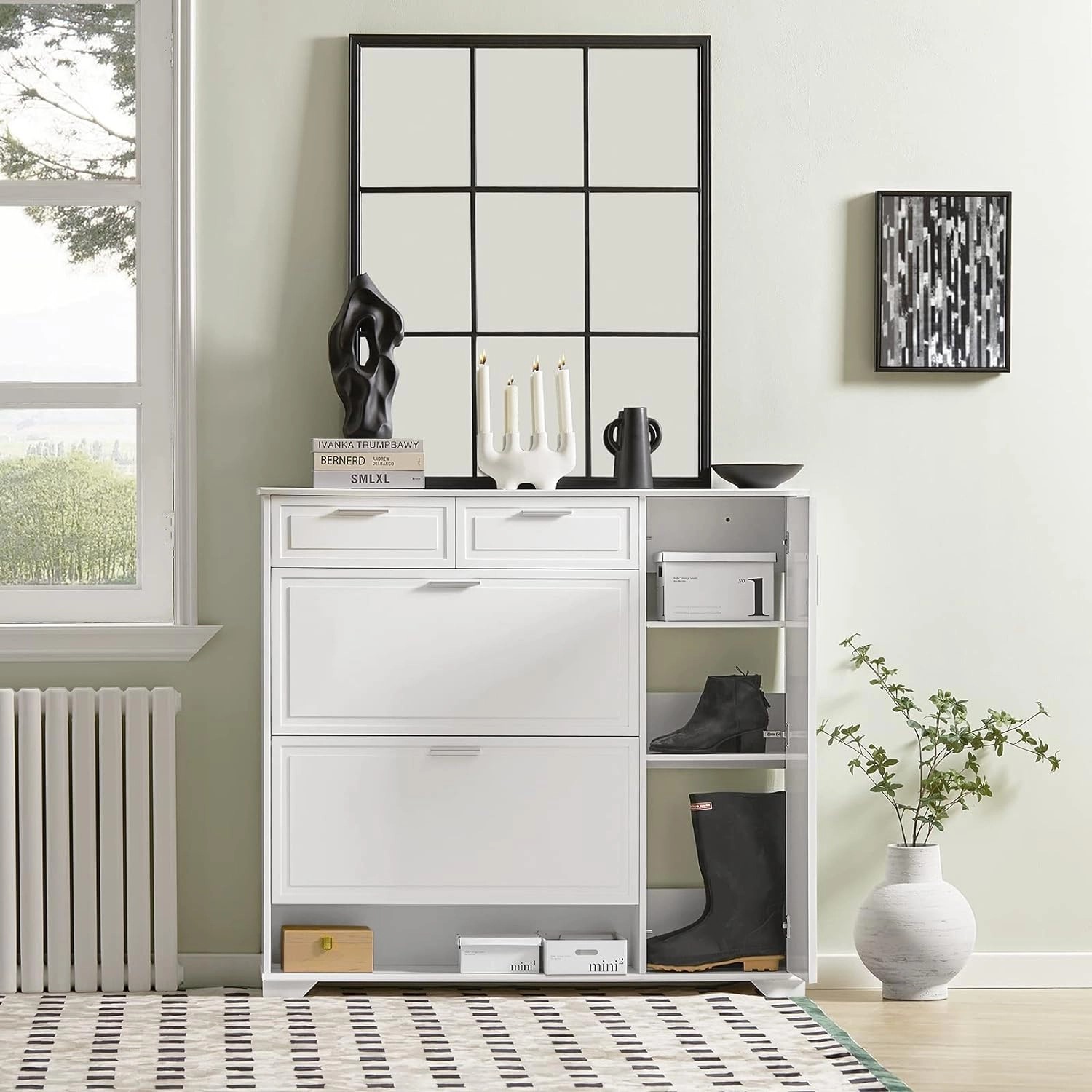 Weißer SoBuy Schuhkipper FSR104-W mit zwei Klappen und Schubladen im Flur.