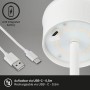 Detailaufnahme der weißen Brilo Akku Stehleuchte Kiki mit USB-Ladekabel.