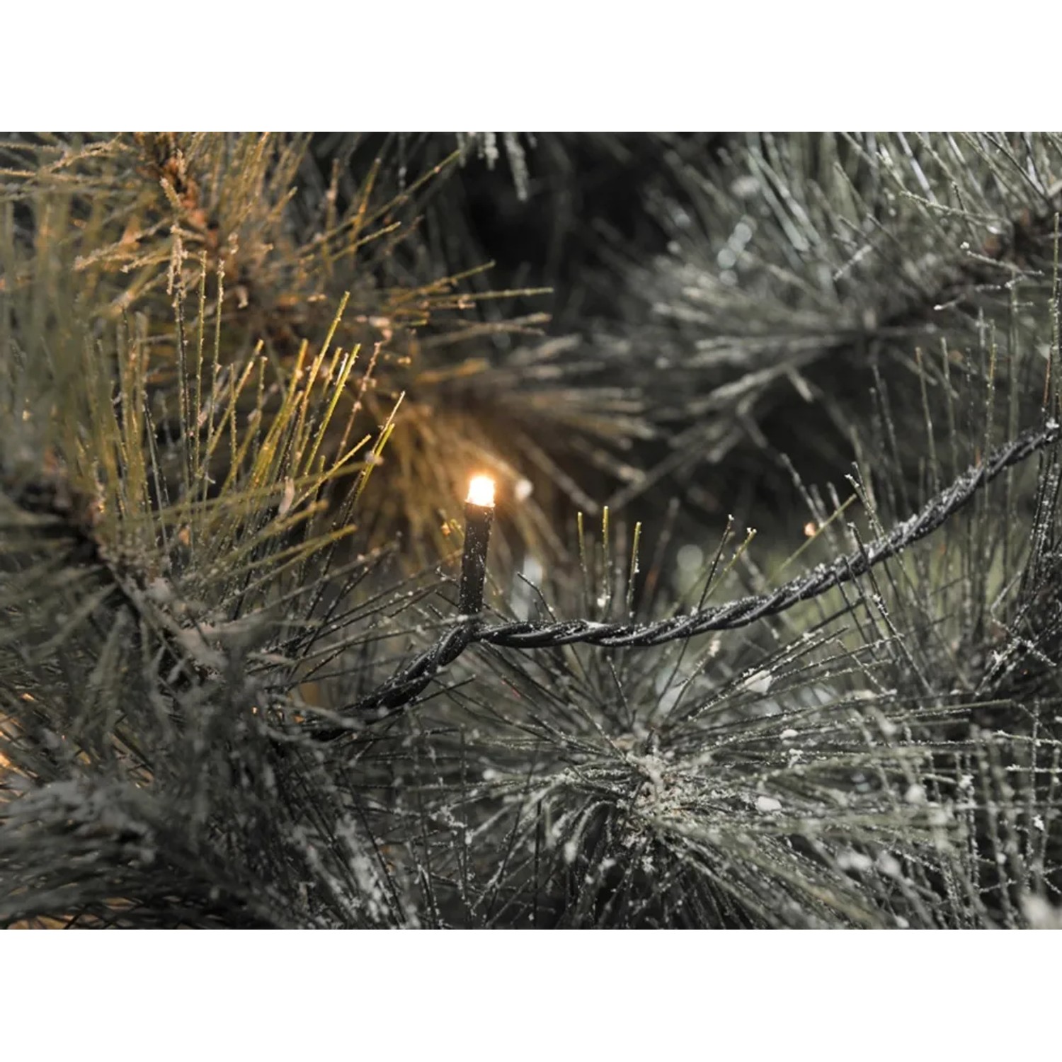 Konstsmide Micro LED Lichterkette 400 bernsteinfarbene LEDs innen und außen