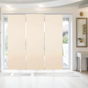 Bestgoodies Flächenvorhang Ellen 3er Pack Beige vor Fensterfront.