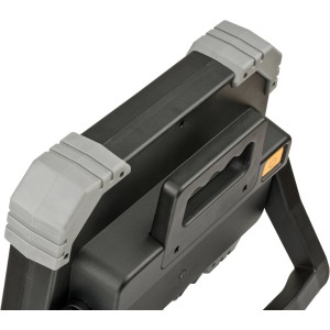Detailansicht: Brennenstuhl DINORA 5050 LED-Arbeitsstrahler mit Tragegriff und Kantenschutz.