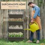 Outsunny Pflanzenständer mit 4 Ebenen, bepflanzt mit Blumen, Mann gießt mit Gießkanne.
