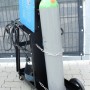 Mobiler Schweißwagen mit Gasflasche und Schweißgerät auf drei Ablagefächern. Ideal für Werkstatt und Baustelle.