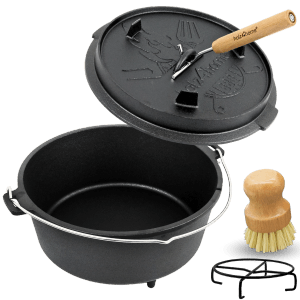 Holz4home Dutch Oven 9L Set mit Deckelheber, Topfständer und Reinigungsbürste.