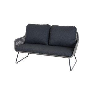 Graues 2-Sitzer Loungesofa Kansas von Siena Garden mit Kissen für Garten oder Terrasse.