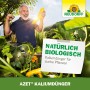 Mann freut sich über Zucchini, Neudorff Azet Kaliumdünger für gesunde Pflanzen.