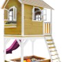 Axi Sarah Spielhaus aus Holz mit lila Rutsche und Sandkasten, braun-weiß.