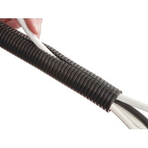 Schwarzer D-Line Kabelschlauch (Ø 25mm, 1,1m) mit Kabeln, ideal zur Kabelorganisation.
