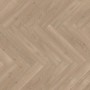 Muster von Parador Laminat Trendtime 3 Eiche Skyline Perlgrau im Fischgrätmuster.