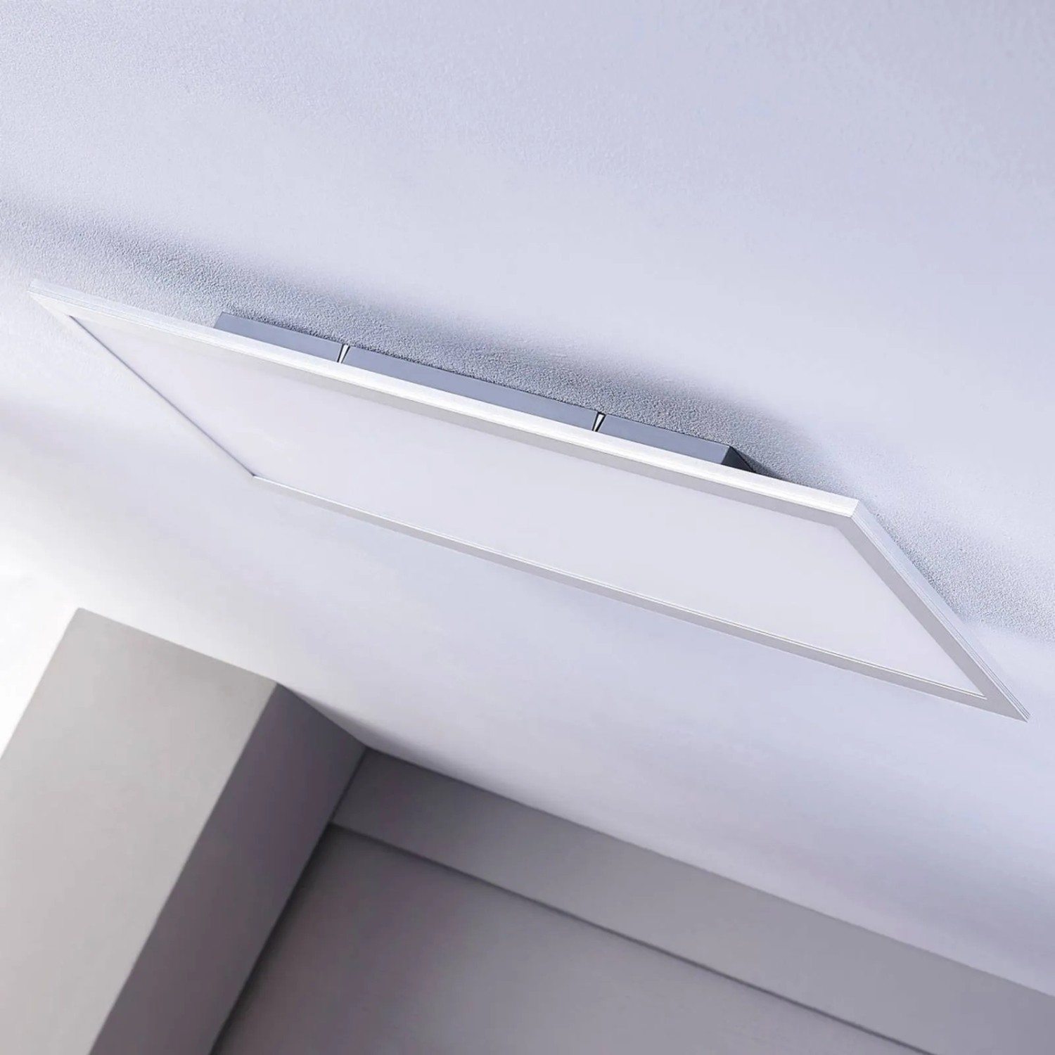 Modernes Lindby LED Panel Livel in Alu, dimmbar, für Küche & Wohnraum. Deckenleuchte mit Leselampe.