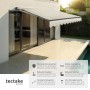 Beige Tectake Gelenkarmmarkise Ornella, ausgefahren über eine Terrasse mit Pool. Bietet robusten UV-Schutz und ist wasserabweisend.