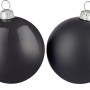 Weihnachtsschmuck-Set: Schwarze, matte Kugeln und Sterne aus Kunststoff.