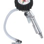 Einhell Reifenfüller mit Manometer aus dem Druckluftwerkzeug-Set für Kompressoren.