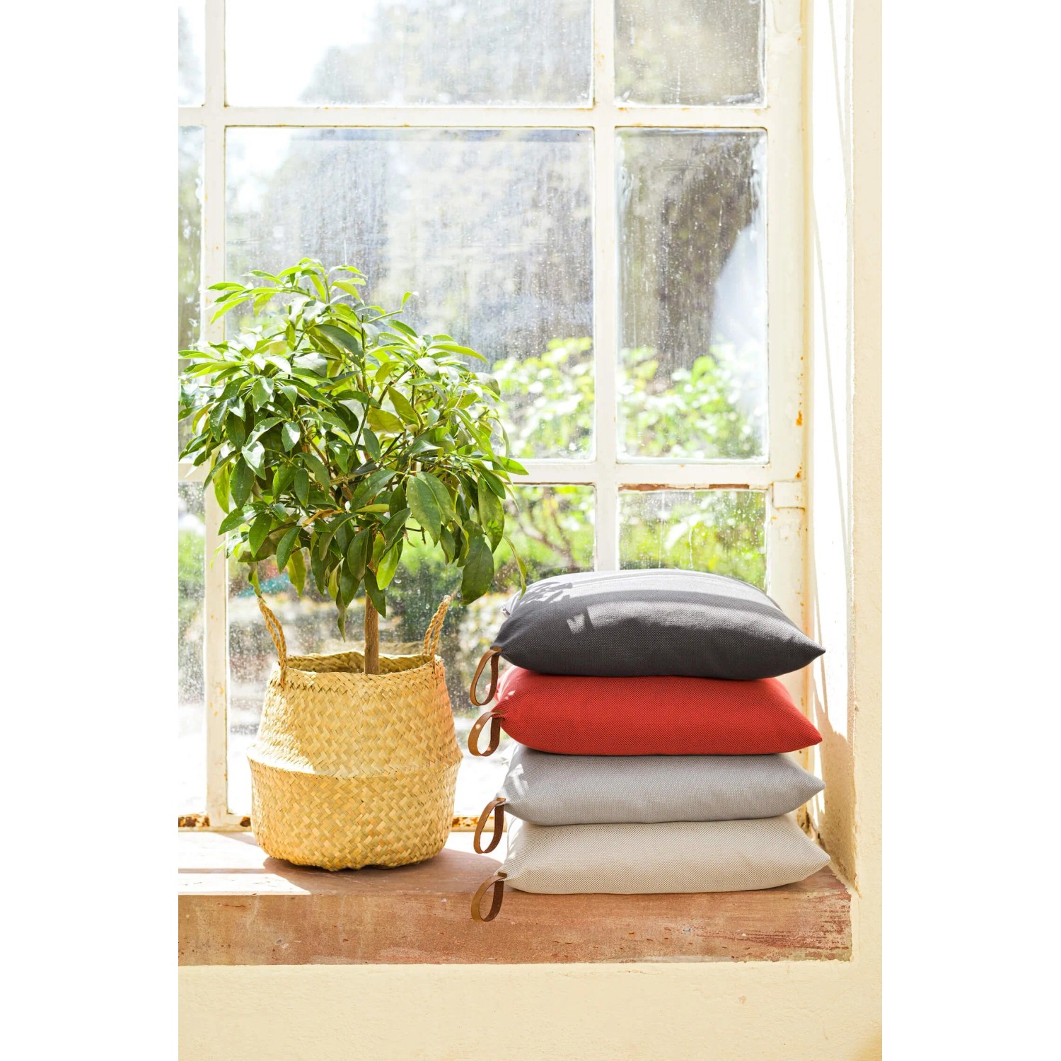 mokebo Kissenhülle Das Sonnenplätzchen Outdoor 50 x 50 cm Grau kaufen bei OBI