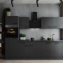 Moderne Respekta Küchenzeile Oliver, 280 cm, Grau Matt, mit E-Geräten und Spüle.