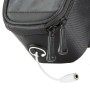 Detailaufnahme: Schwarze Tectake Fahrradtasche mit Kopfhörerkabel und Reißverschluss.