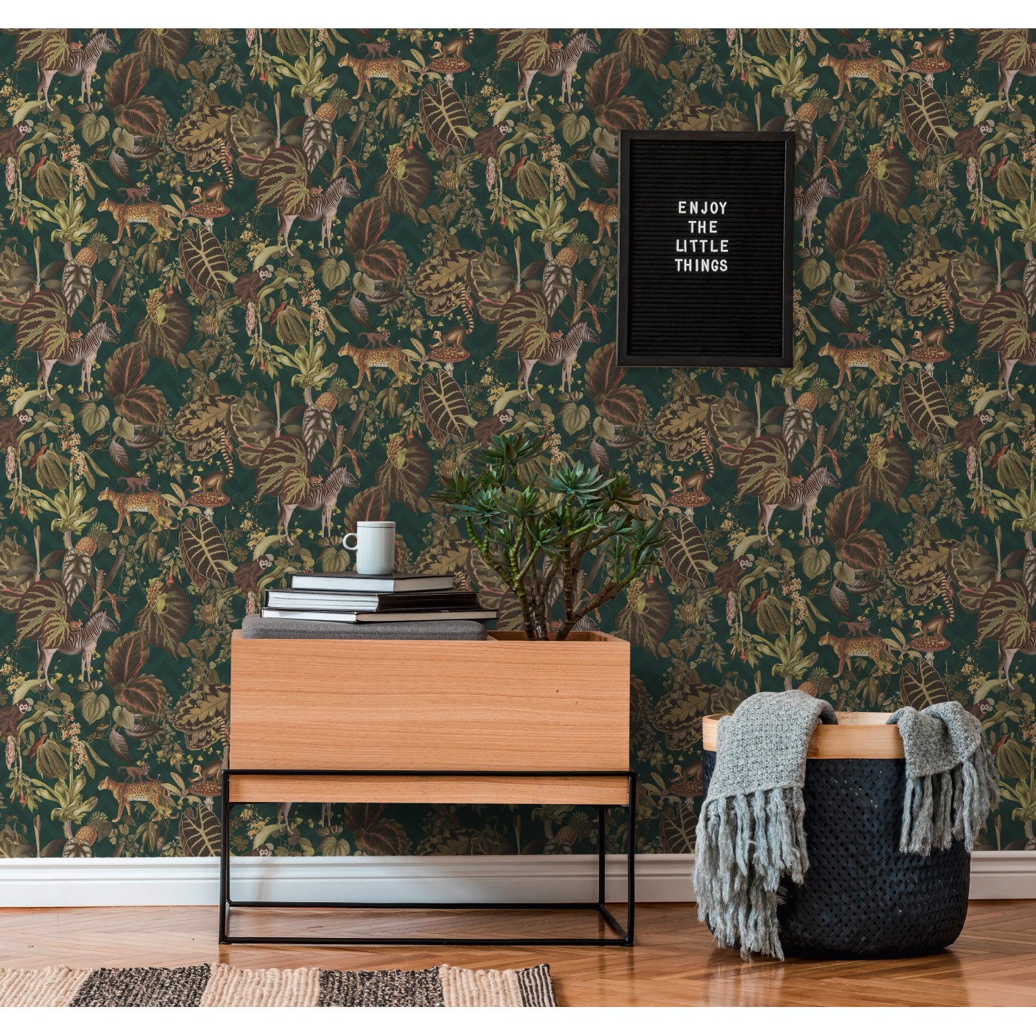 Michalsky Living Vliestapete Change: Dschungel-Motiv in Grün, Braun und Beige.