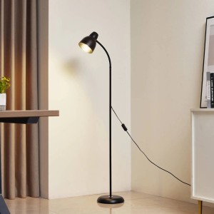Schwarze Lindby Stehlampe Tebbi aus Metall, 1-flammig, für Wohnzimmer.