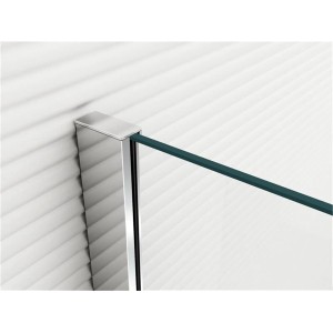 Detailaufnahme: Walk-In Duschwand mit 10mm Klarglas und Alu-Profil, Teil der Glaszentrum Hagen Duschabtrennung.