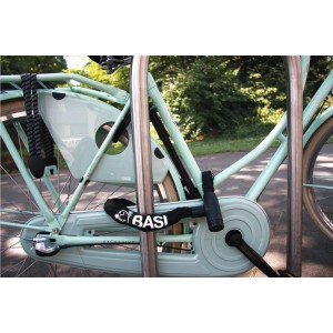 Basi Kettenschloss ZR 304 am Fahrrad befestigt, zur Diebstahlsicherung.